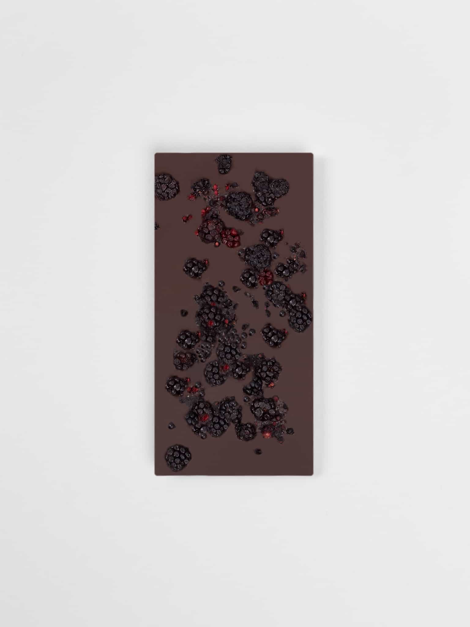 Handgemachte, dunkle Schokolade mit brombeeren in Regensburg und Amberg.